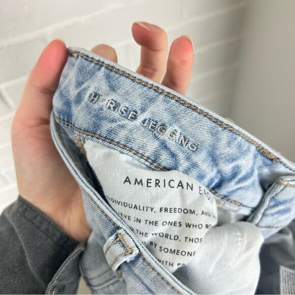 American Eagle Distressed Light Wash High Rise Jegging Size 2 - Picture 7 of 11